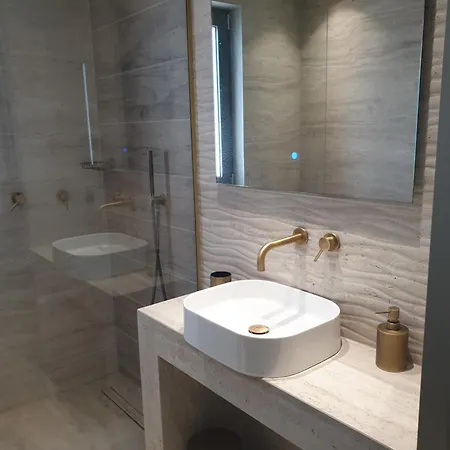 Apollonian Luxury شقة