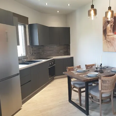 Apollonian Luxury فاسيليكي